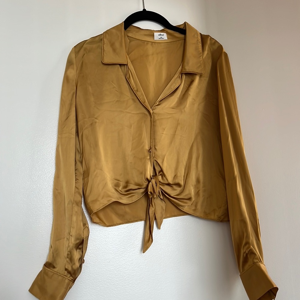 NWOT Aritzia Wilfred XXS tie front top